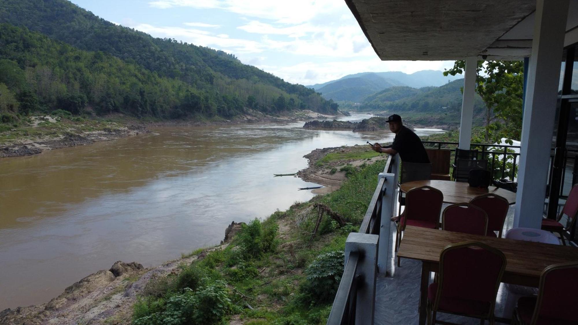Inn Riverside Hostel Pb Pakbeng Exterior photo